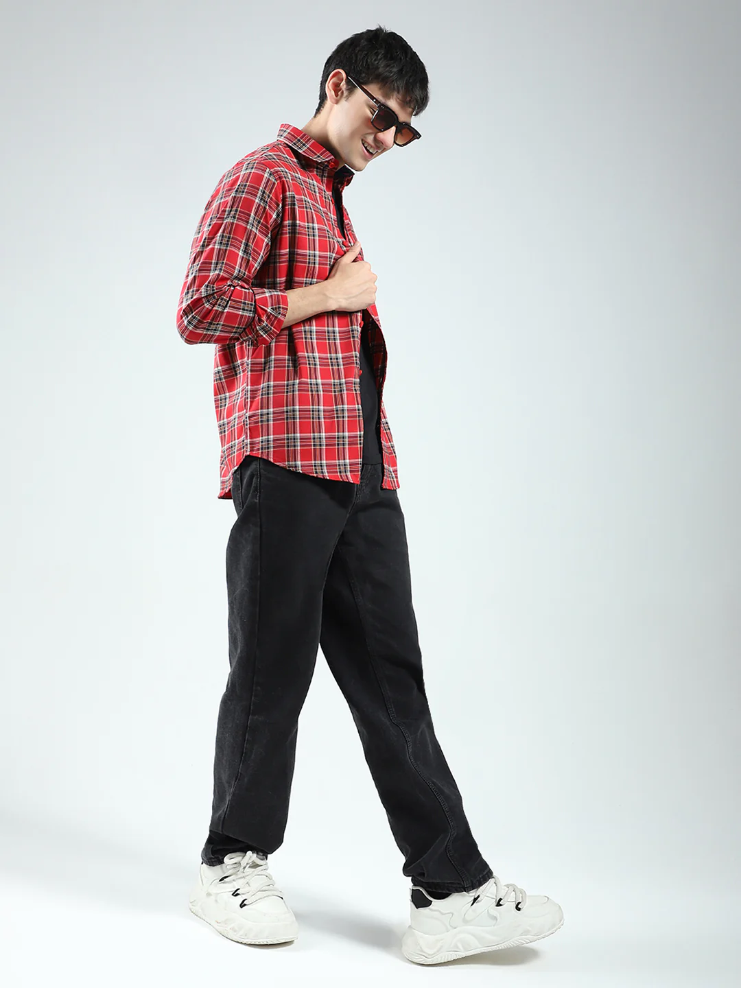 Men Red Check Collar Full Sleeve Shirt - Image 2