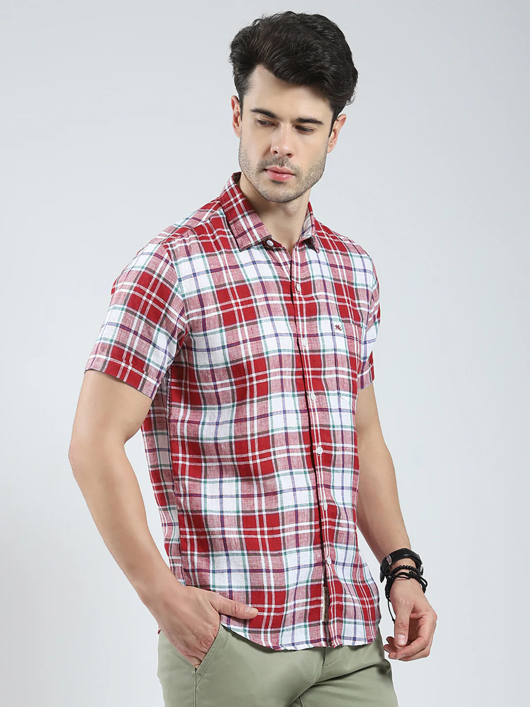 Men Red Check Collar Half Sleeve Linen Shirt - Image 4
