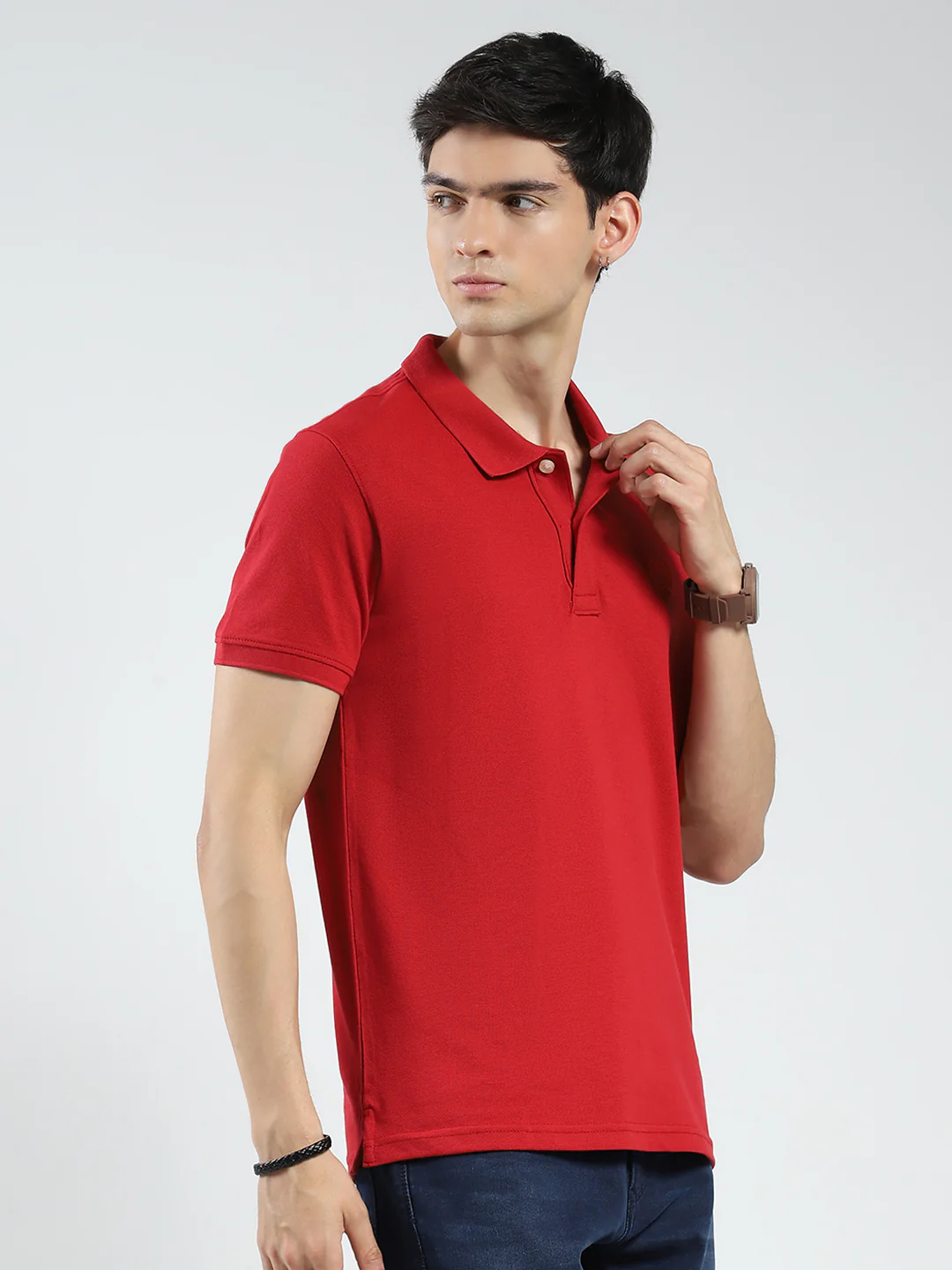 Men Red Solid Collar Half Sleeve T-Shirt - Image 4