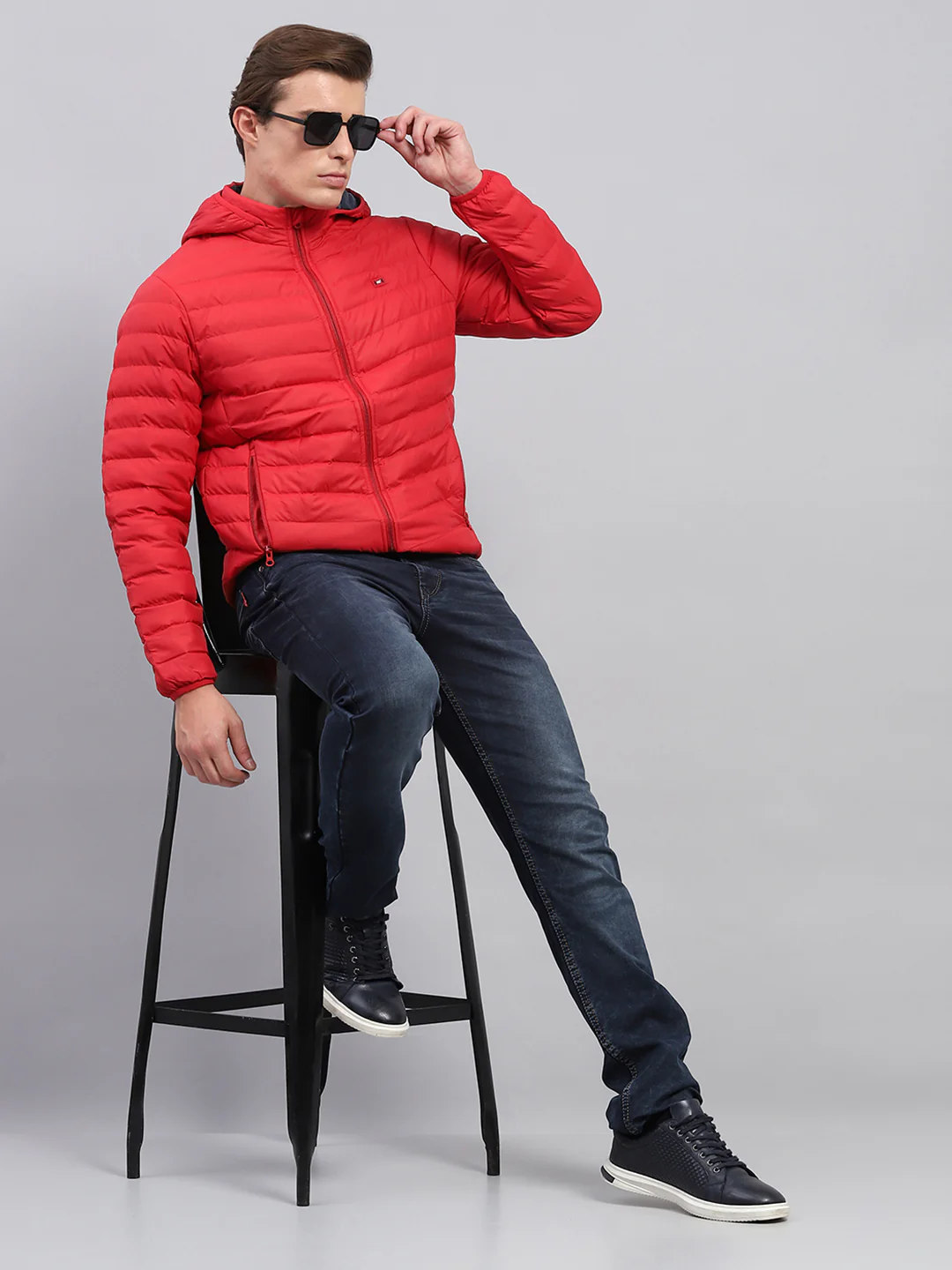 Men Red Solid Detachable Hood Full Sleeve Jacket - Image 2