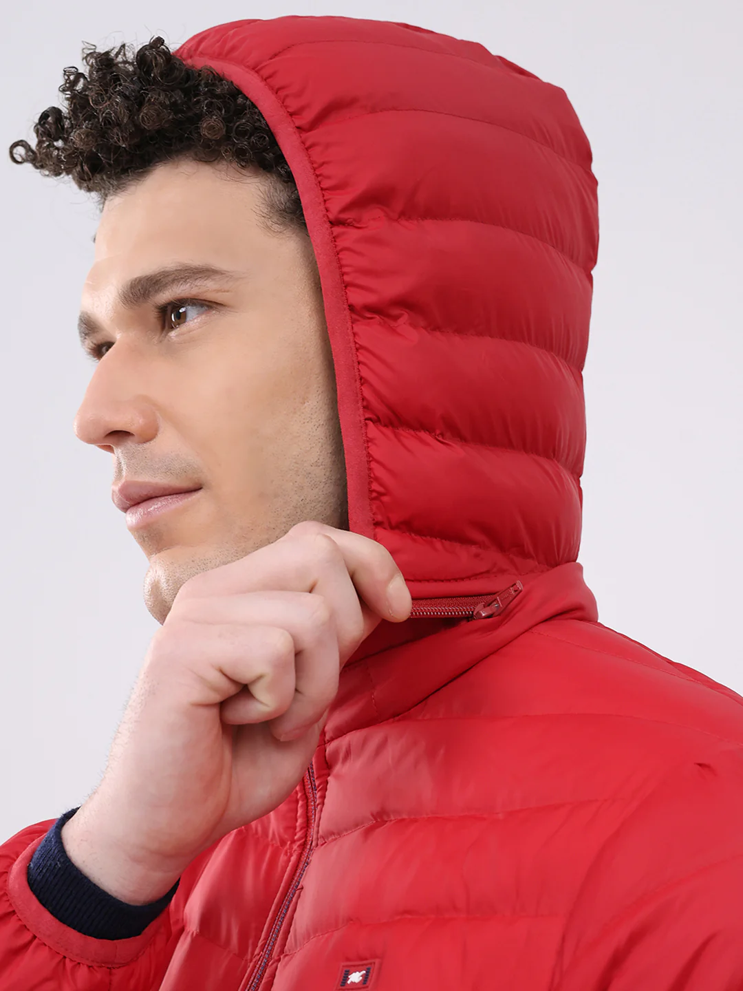 Men Red Solid Hooded Full Sleeve Puffer Jacket - Image 7