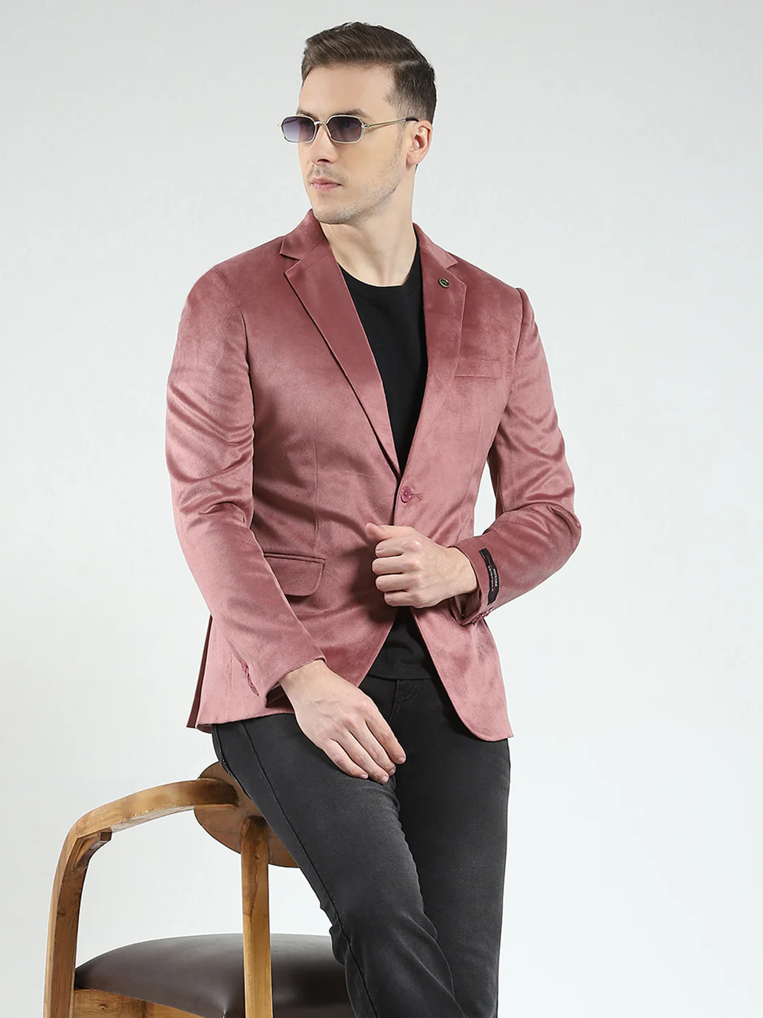 Men Red Solid Notch Lapel Collar Full Sleeve Blazer - Image 6
