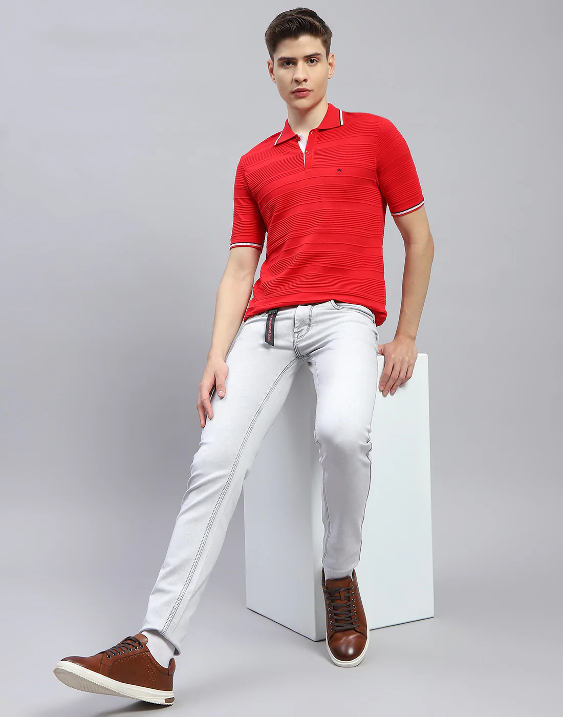 Men Red Solid Polo Collar Half Sleeve T-Shirt - Image 2