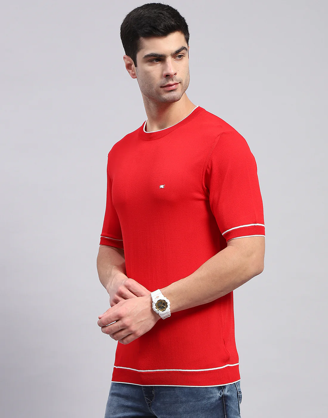 Men Red Solid Round Neck Half Sleeve T-Shirt - Image 3