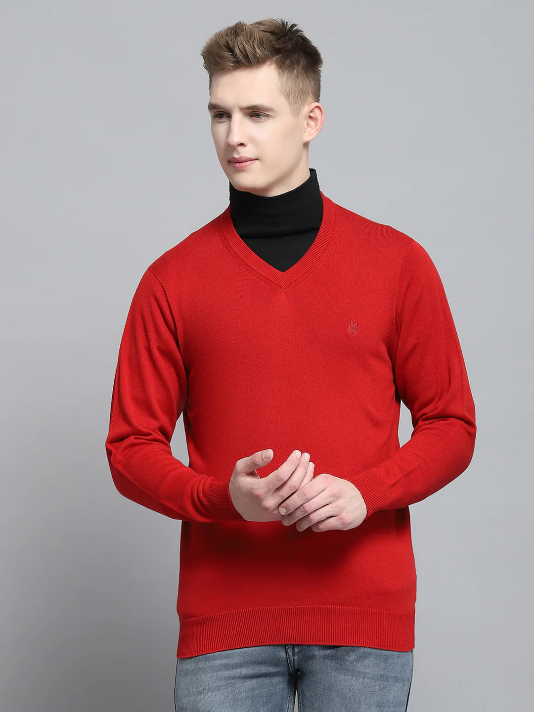 Men Red Solid V Neck Full Sleeve Pullover
