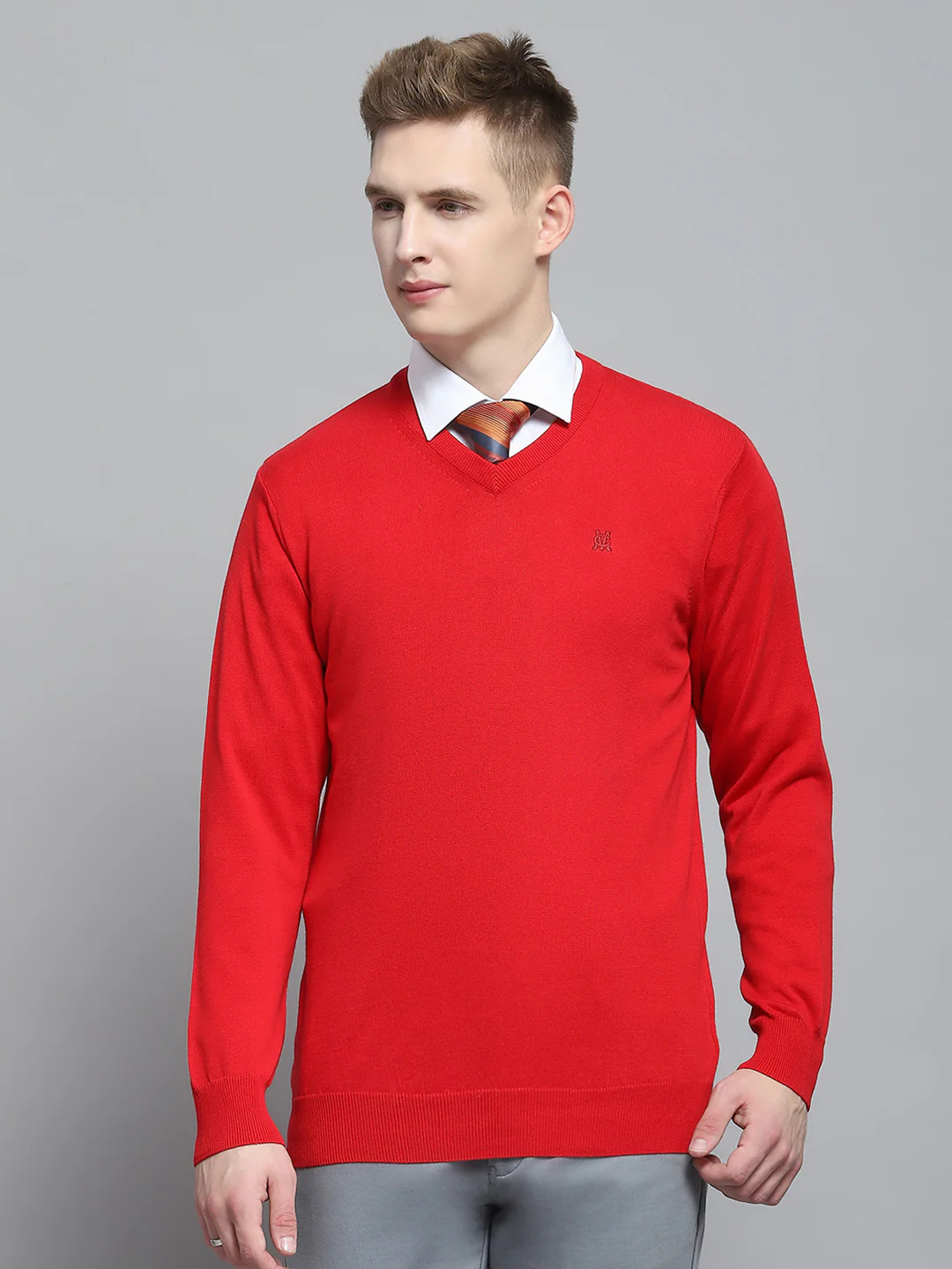Men Red Solid V Neck Full Sleeve Pullover