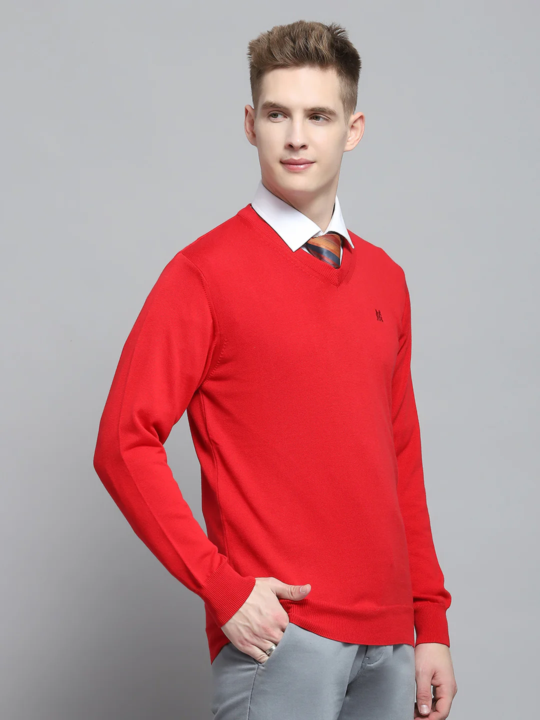 Men Red Solid V Neck Full Sleeve Pullover - Image 4