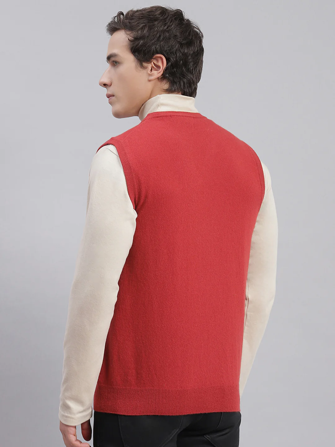 Men Red Solid V Neck Sleeveless Sweaters/Pullovers - Image 5