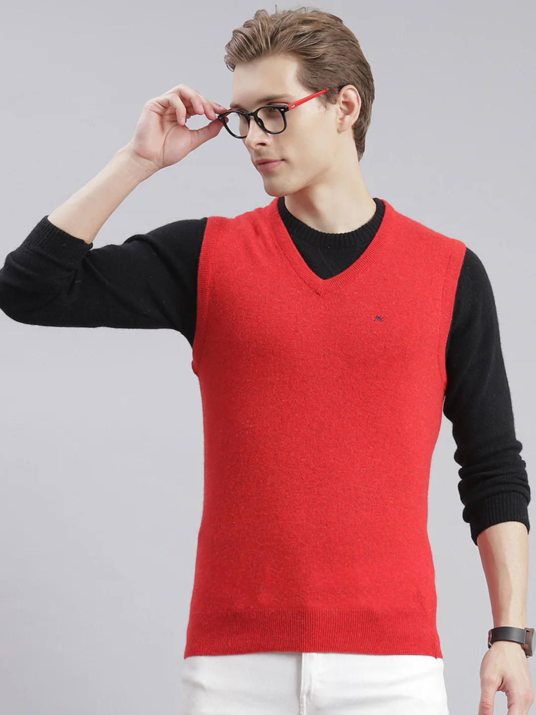 Men Red Solid V Neck Sleeveless Sweaters/Pullovers - Image 2