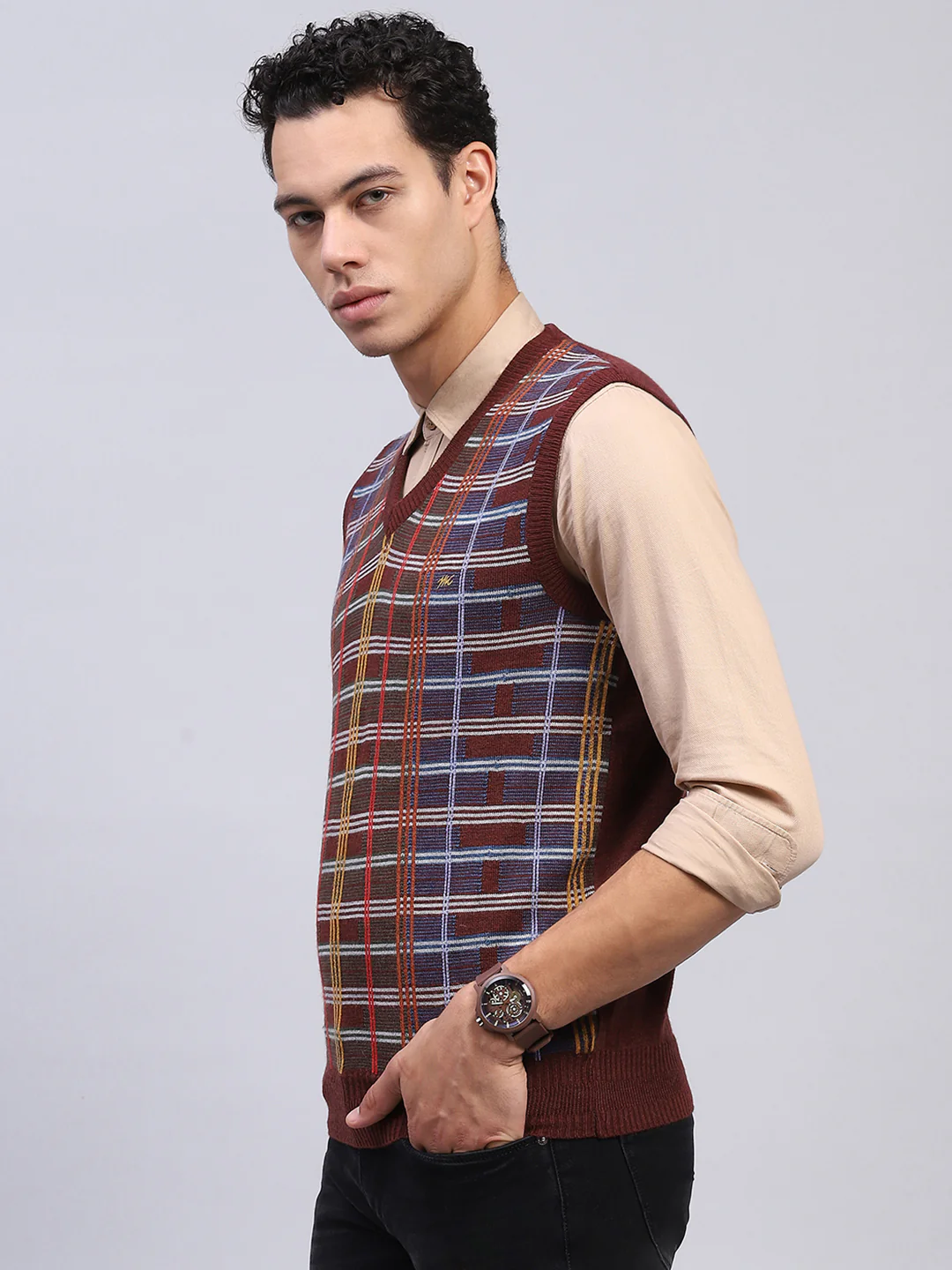 Men Rust Self Design V Neck Sleeveless Sweater - Image 3