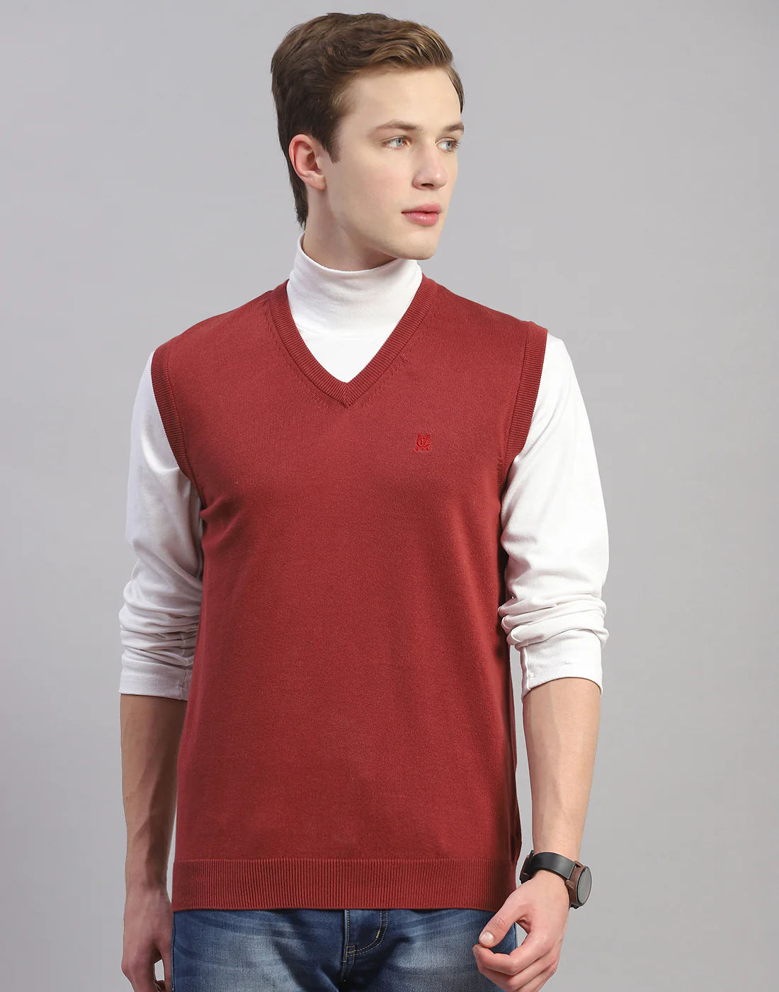 Men Rust Solid V Neck Sleeveless Sweater - Image 2