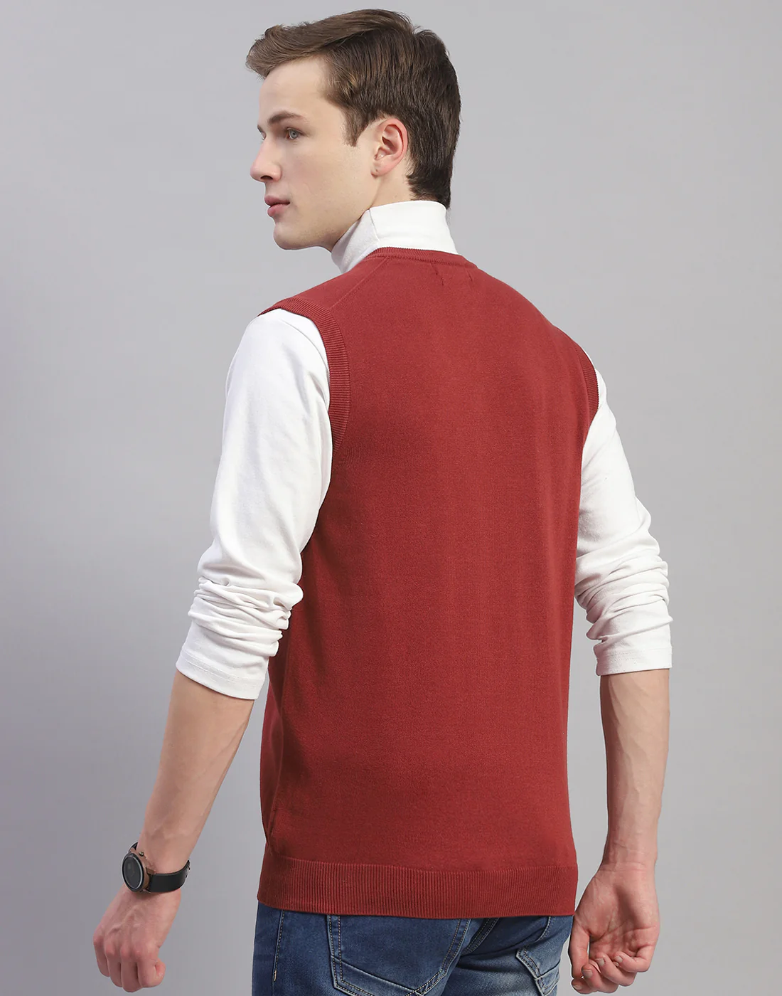 Men Rust Solid V Neck Sleeveless Sweater - Image 5
