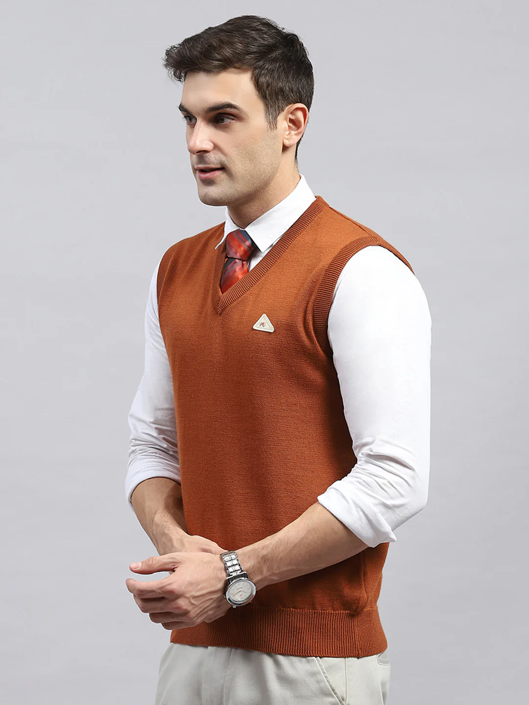 Men Rust Solid V Neck Sleeveless Sweater - Image 3