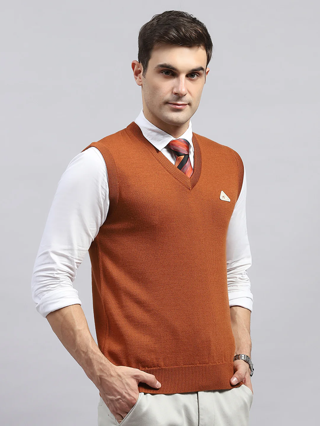 Men Rust Solid V Neck Sleeveless Sweater - Image 4
