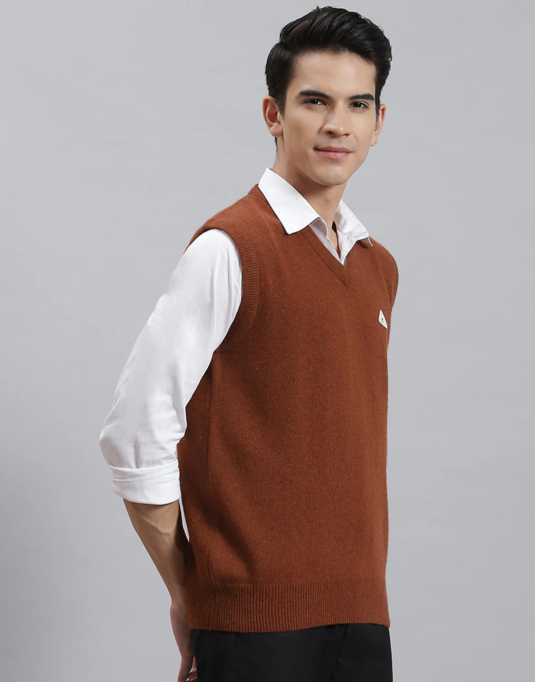Men Rust Solid V Neck Sleeveless Sweater - Image 4