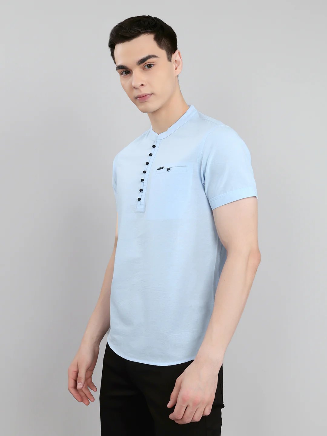 Men Sky Blue Solid Henley Neck Half Sleeve Kurta - Image 2