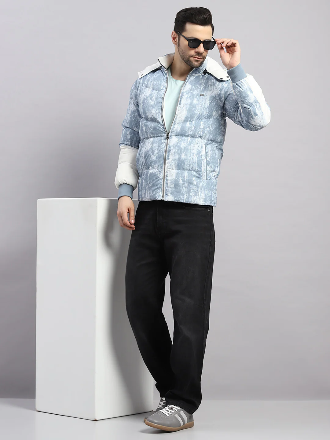 Men Sky Blue Solid Hooded Full Sleeve Jacket - Image 2