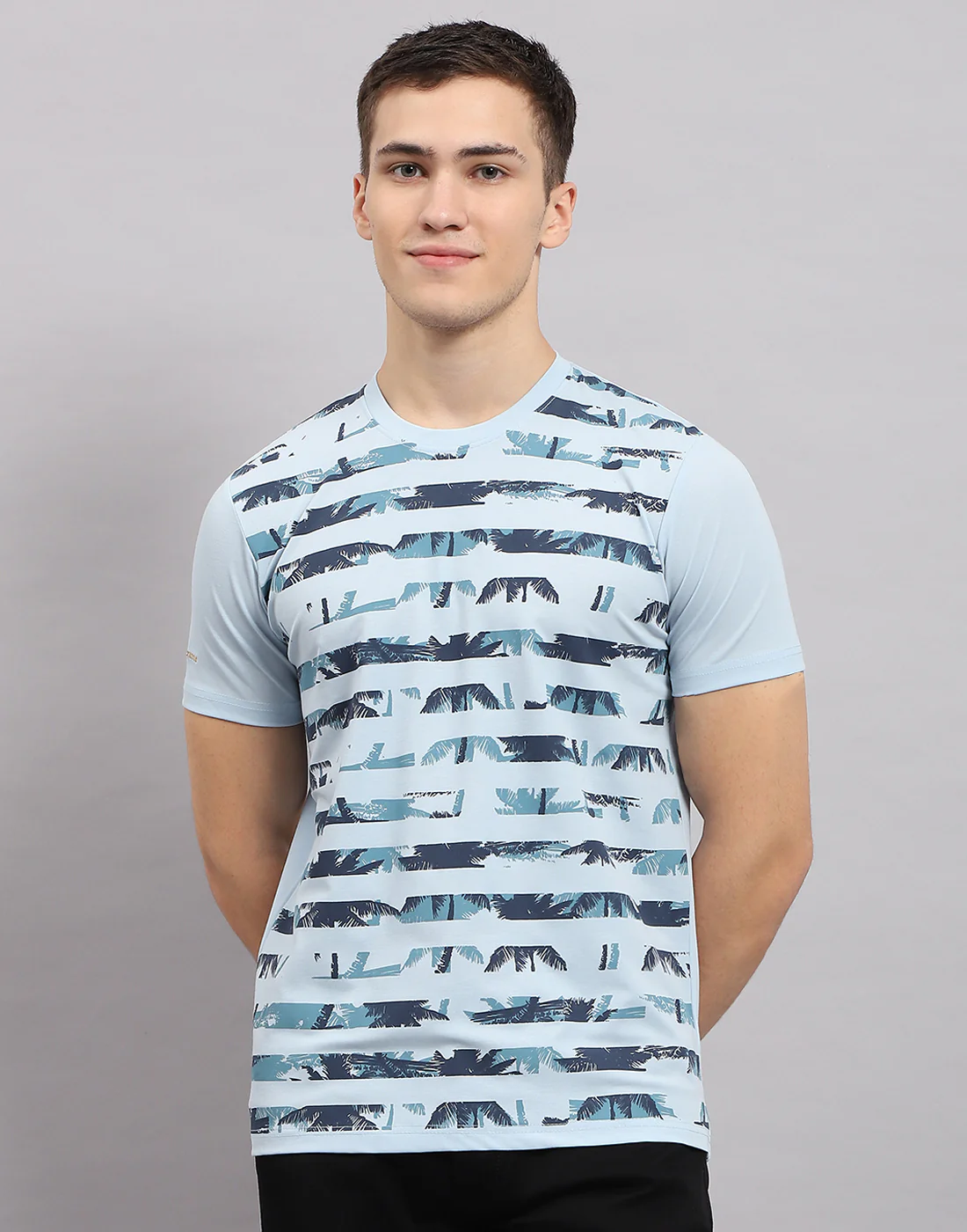 Men Sky Blue Stripe Round Neck Half Sleeve T-Shirt - Image 2