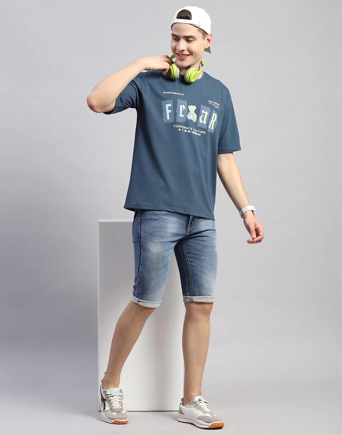 Men Teal Blue Printed Round Neck Half Sleeve T-Shirt - Image 2