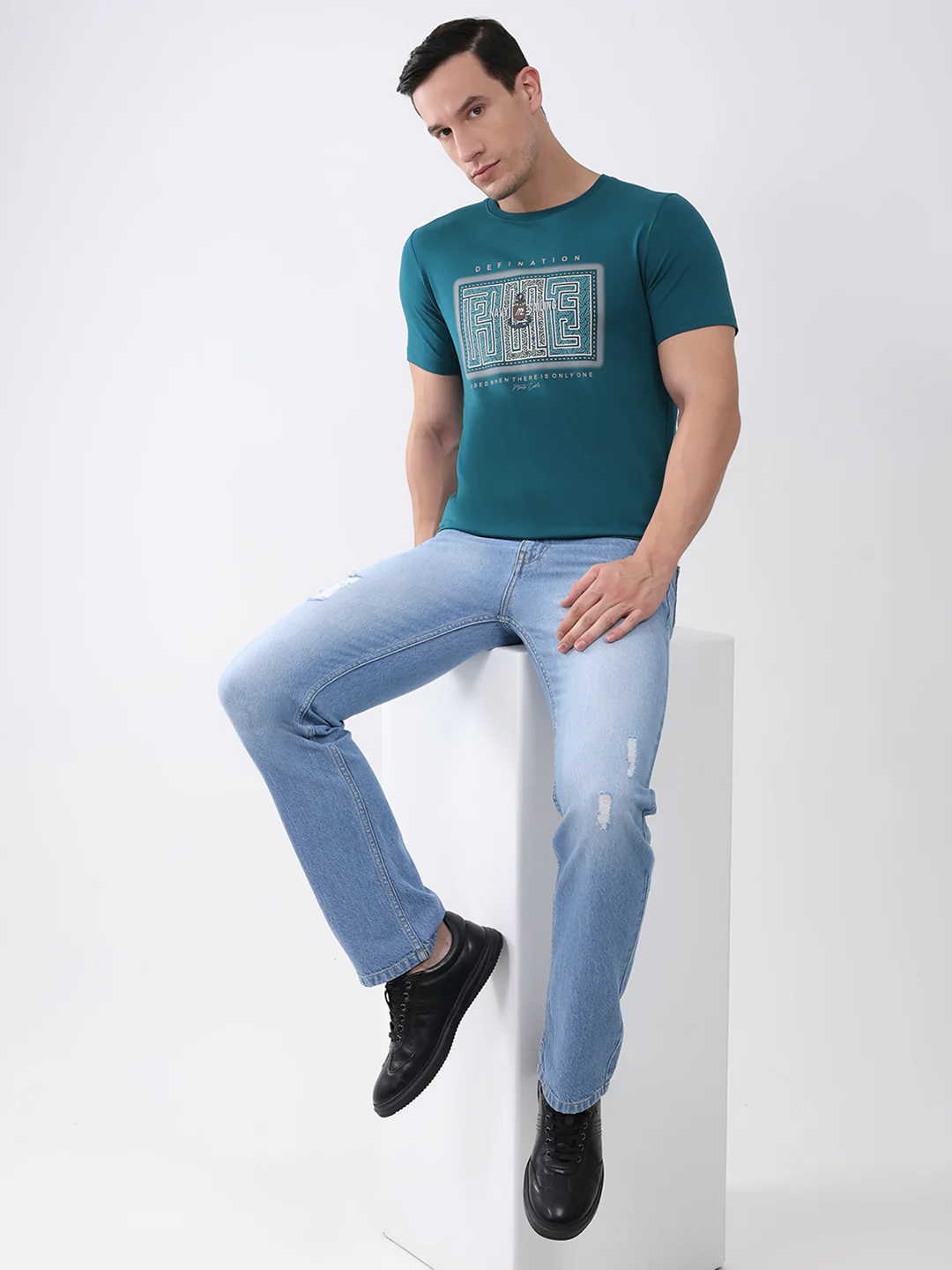 Men Teal Blue Printed Round Neck Half Sleeve T-Shirt - Image 2