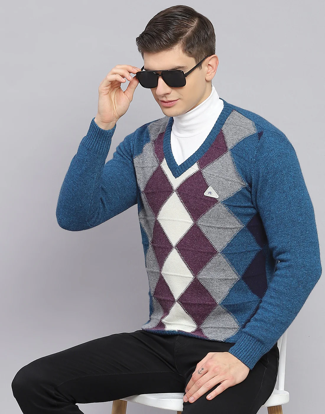 Men Teal Blue Self Design V Neck Full Sleeve Sweater - Image 2