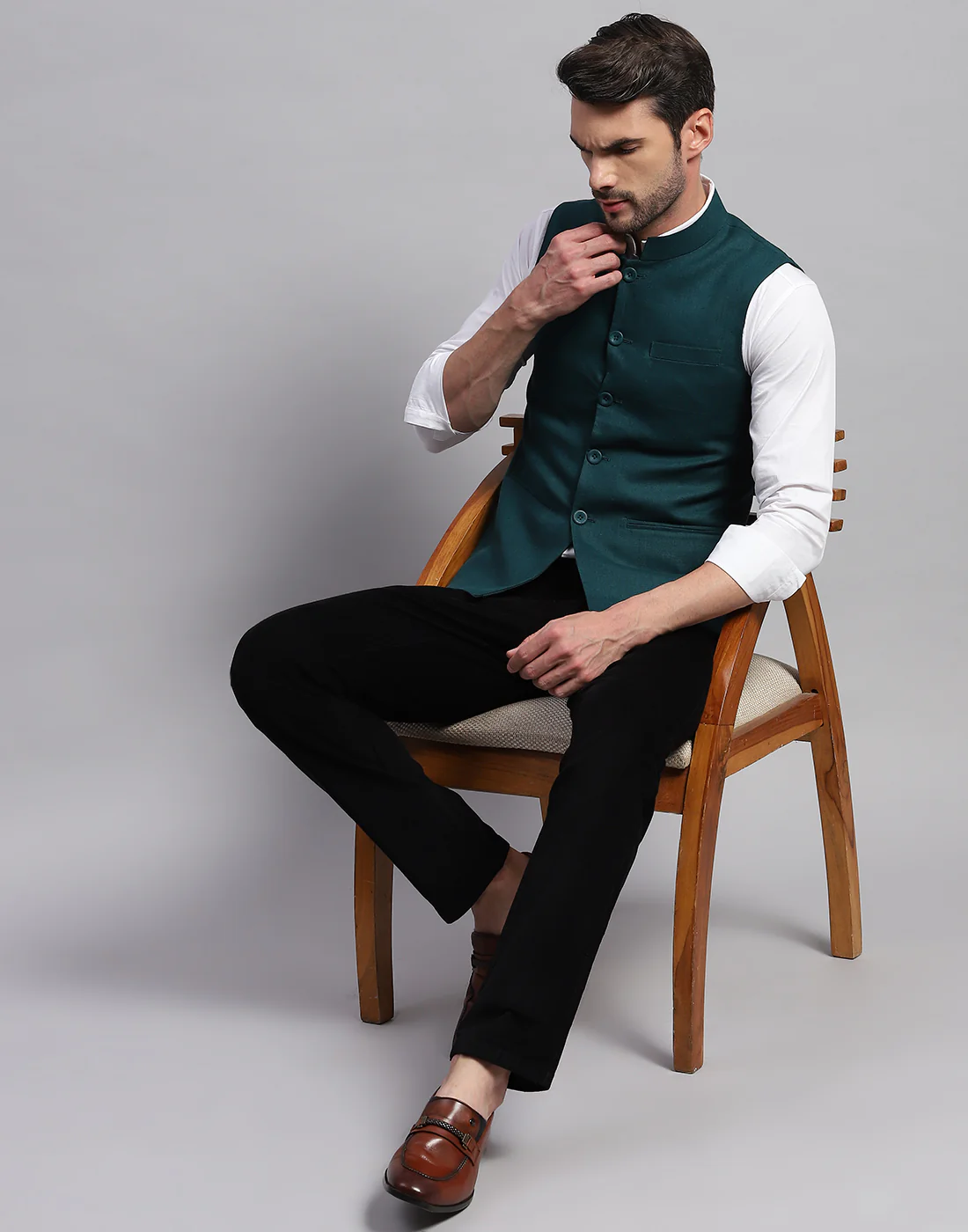 Men Teal Blue Solid Band Collar Sleeveless Nehru Jacket - Image 2