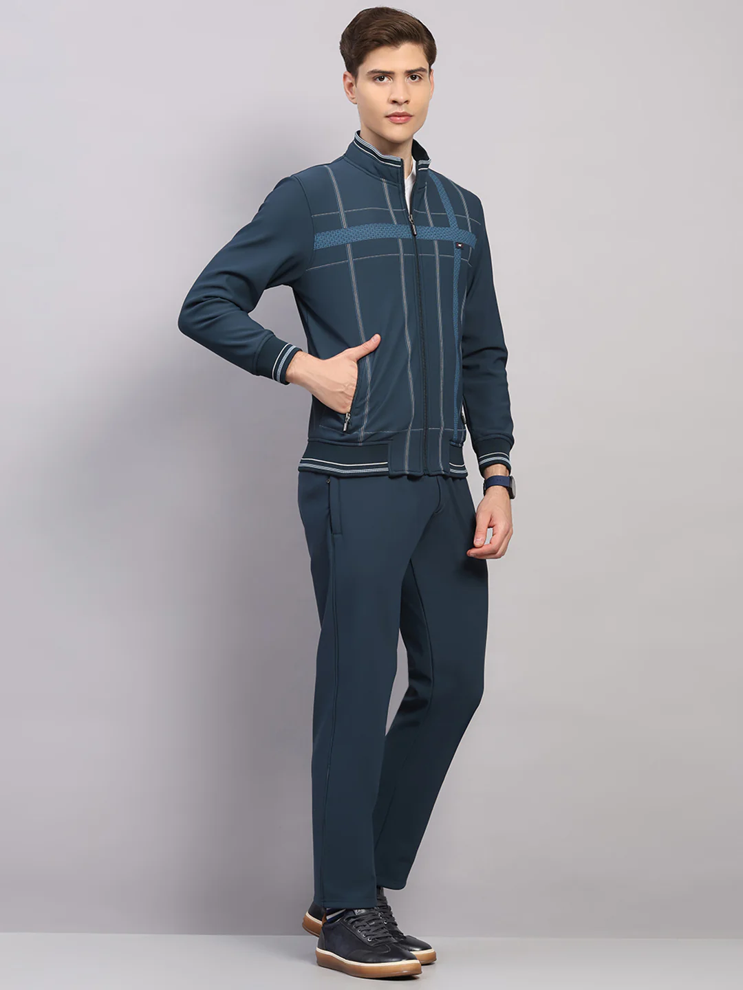 Men Teal Blue Solid Collar Full Sleeve Winter Tracksuit - Image 4