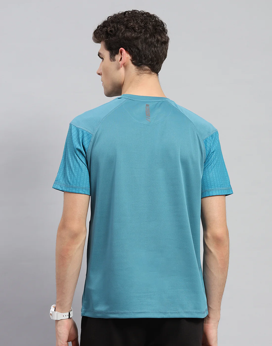 Men Teal Blue Solid Round Neck Half Sleeve T-Shirt - Image 5
