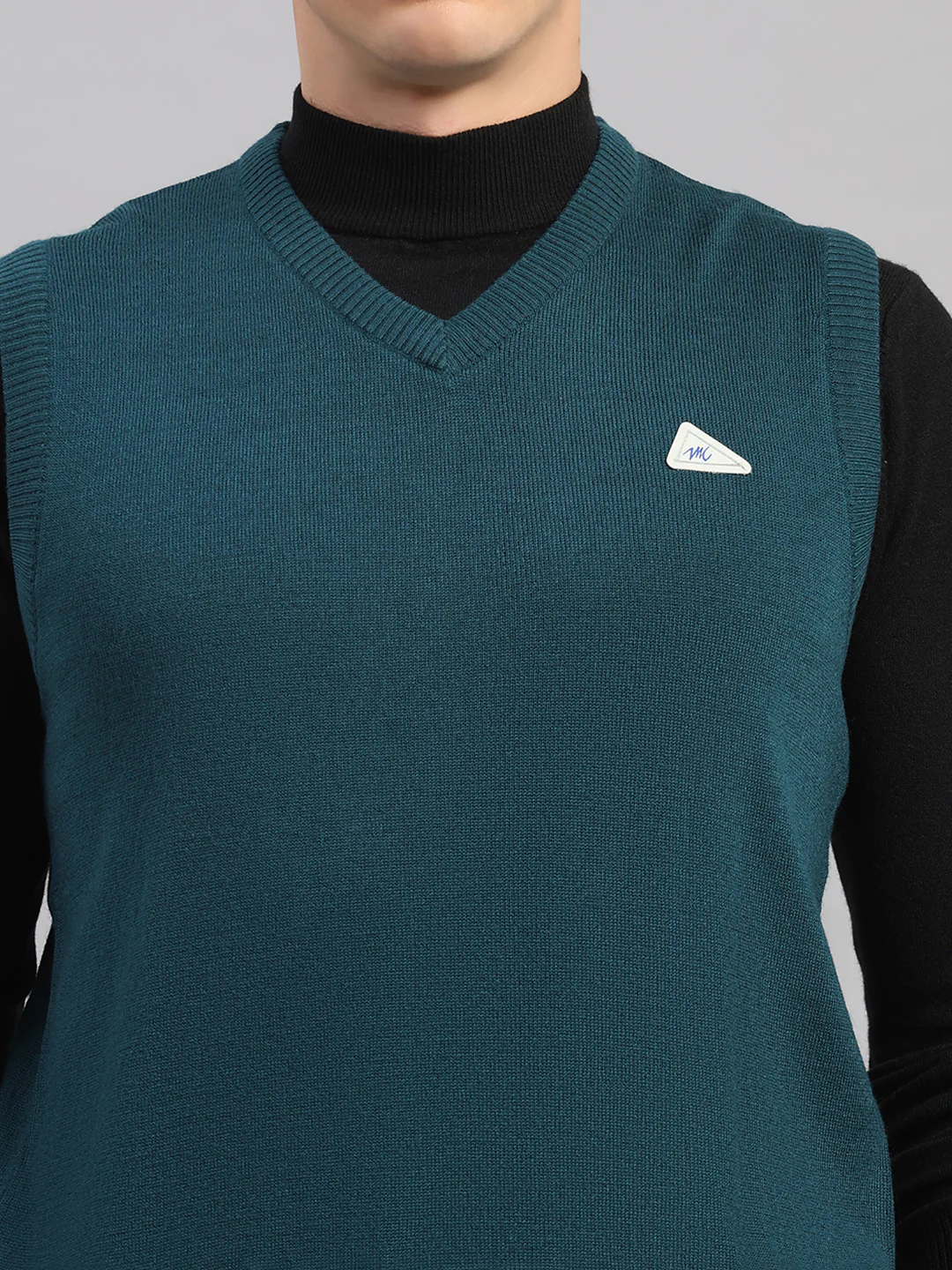 Men Teal Blue Solid V Neck Sleeveless Sweater - Image 7