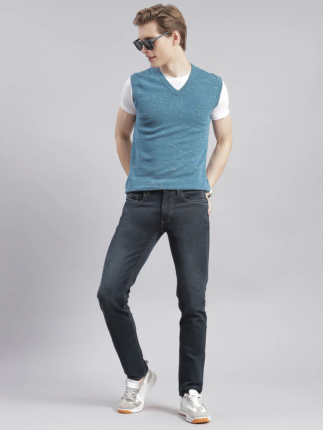 Men Teal Blue Solid V Neck Sleeveless Sweaters/Pullovers - Image 2