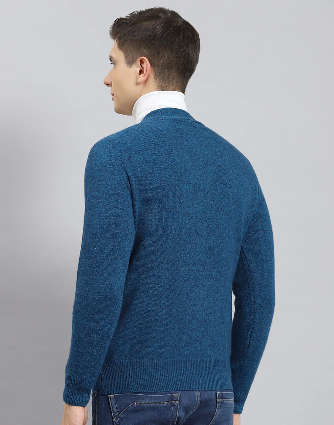 Men Turquoise Blue Solid V Neck Full Sleeve Sweater - Image 7