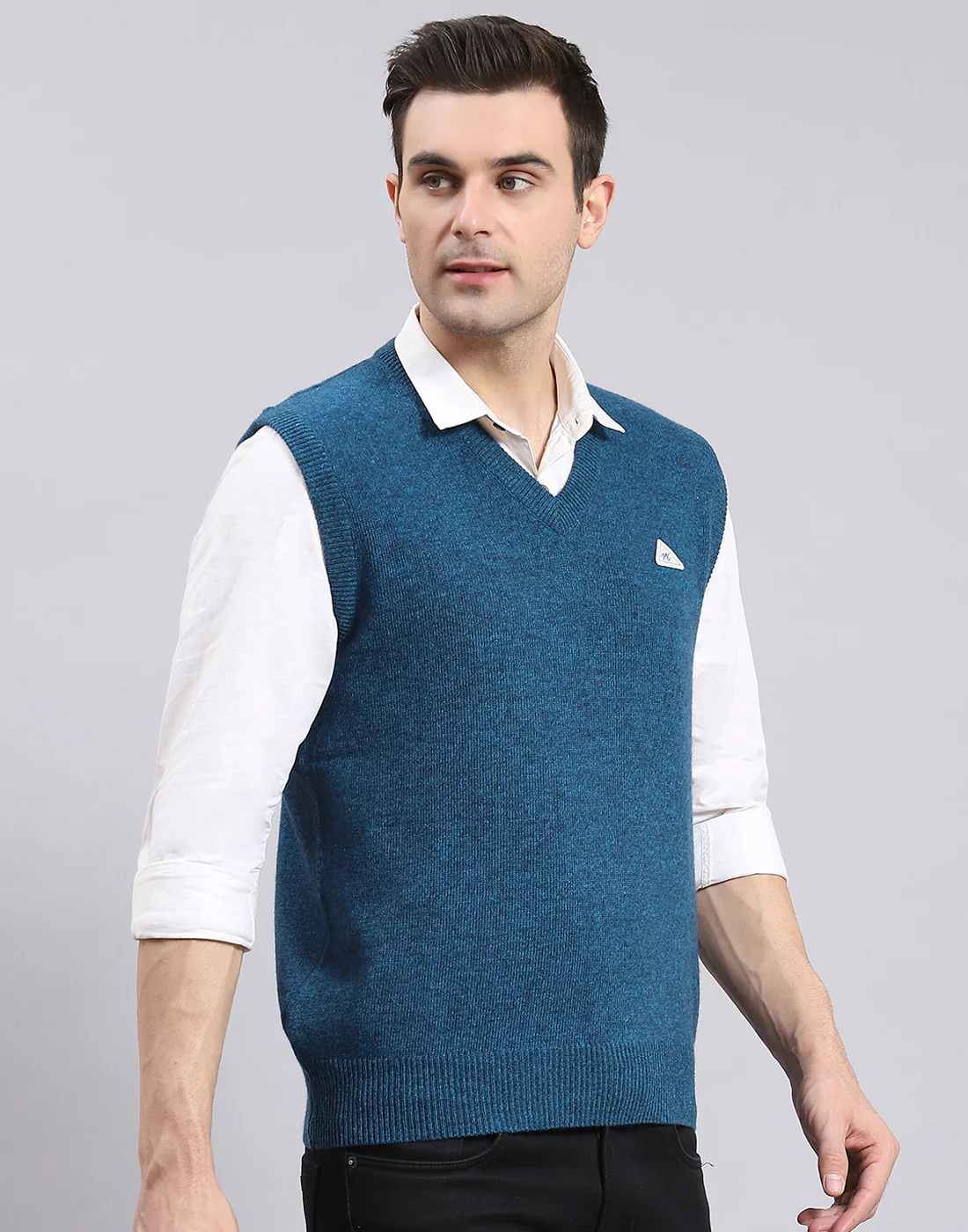 Men Turquoise Blue Solid V Neck Sleeveless Sweater - Image 4