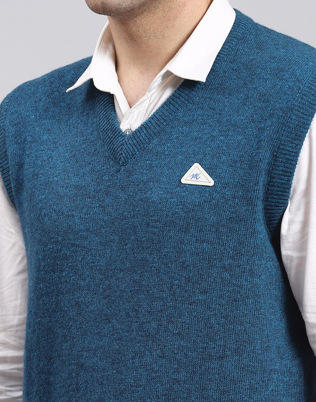 Men Turquoise Blue Solid V Neck Sleeveless Sweater - Image 6