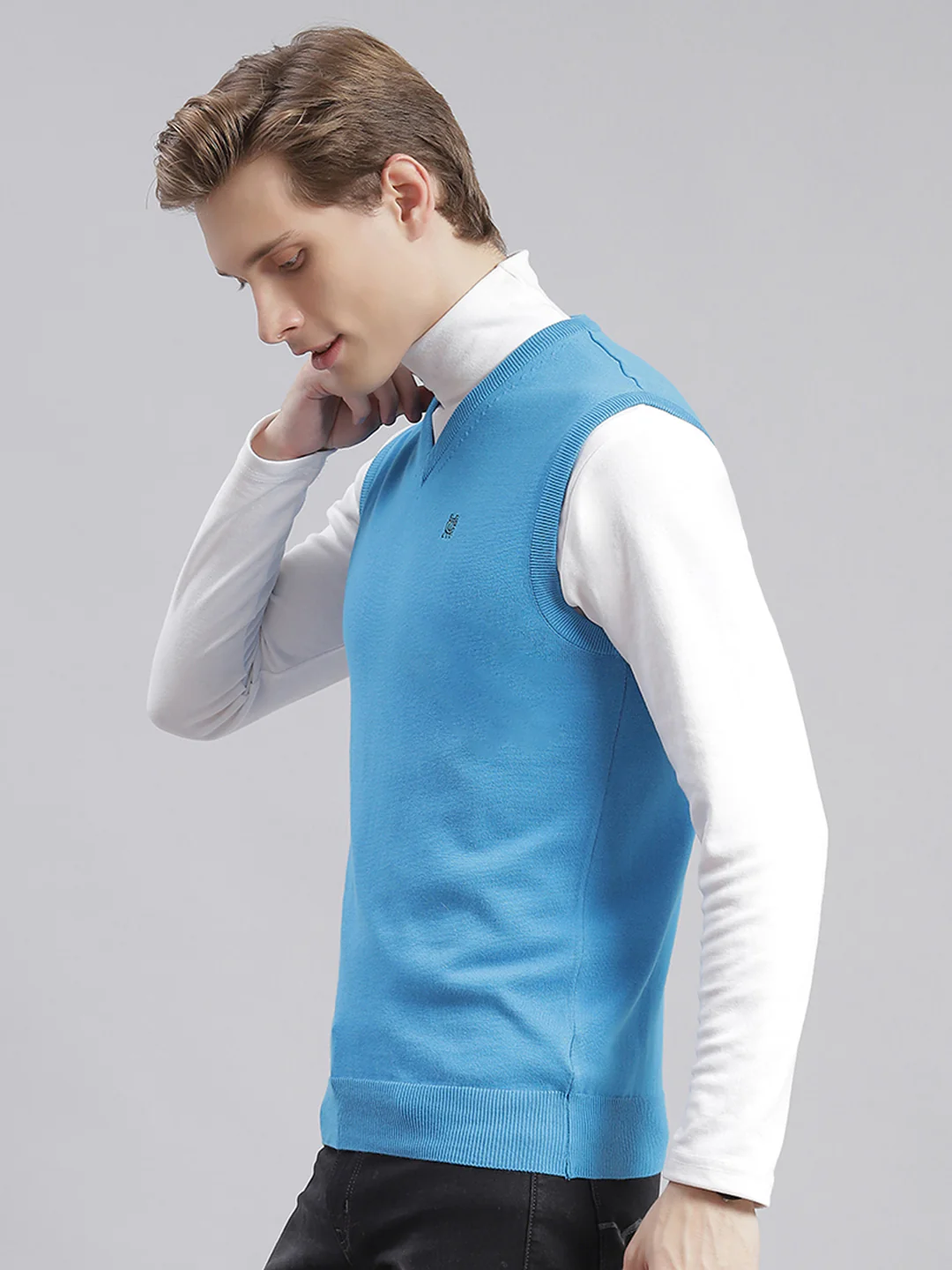 Men Turquoise Blue Solid V Neck Sleeveless Sweaters/Pullovers - Image 5