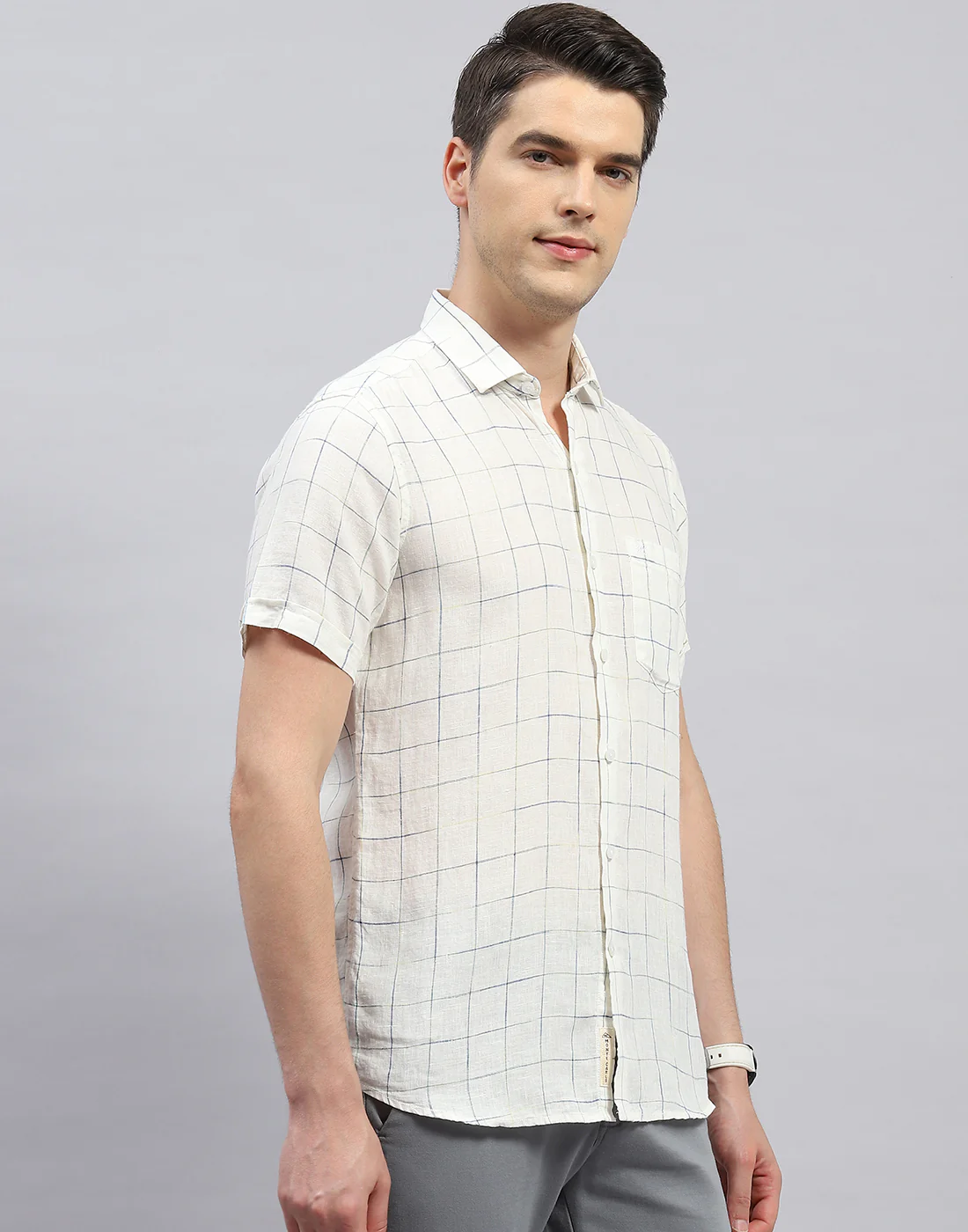 Men White Check Collar Half Sleeve Linen Shirt - Image 4