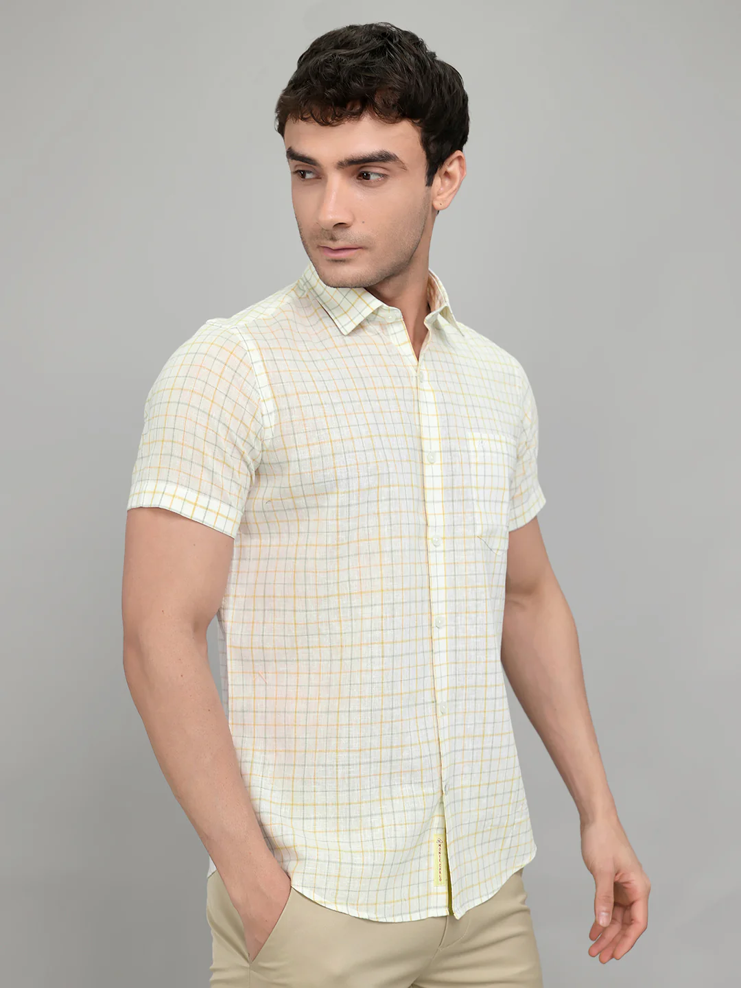 Men White Check Collar Half Sleeve Shirt - Image 3