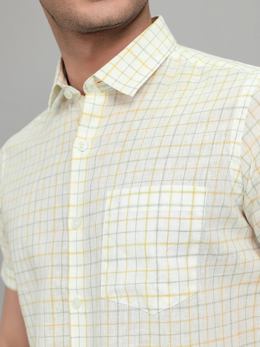 Men White Check Collar Half Sleeve Shirt - Image 4