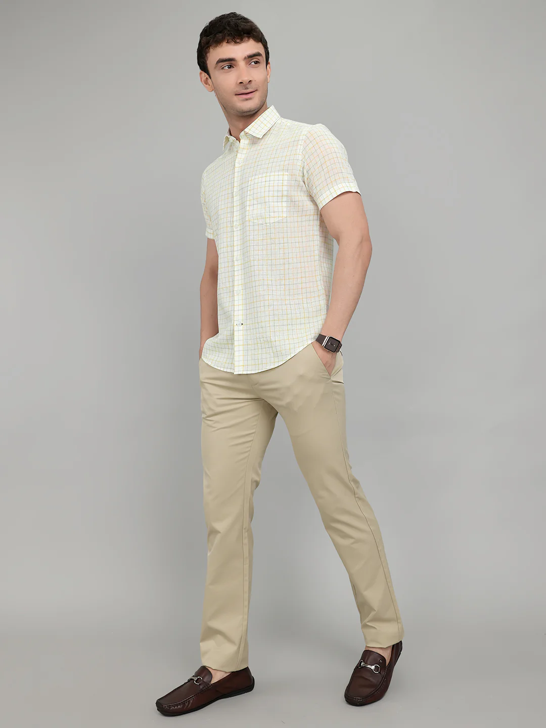 Men White Check Collar Half Sleeve Shirt - Image 6
