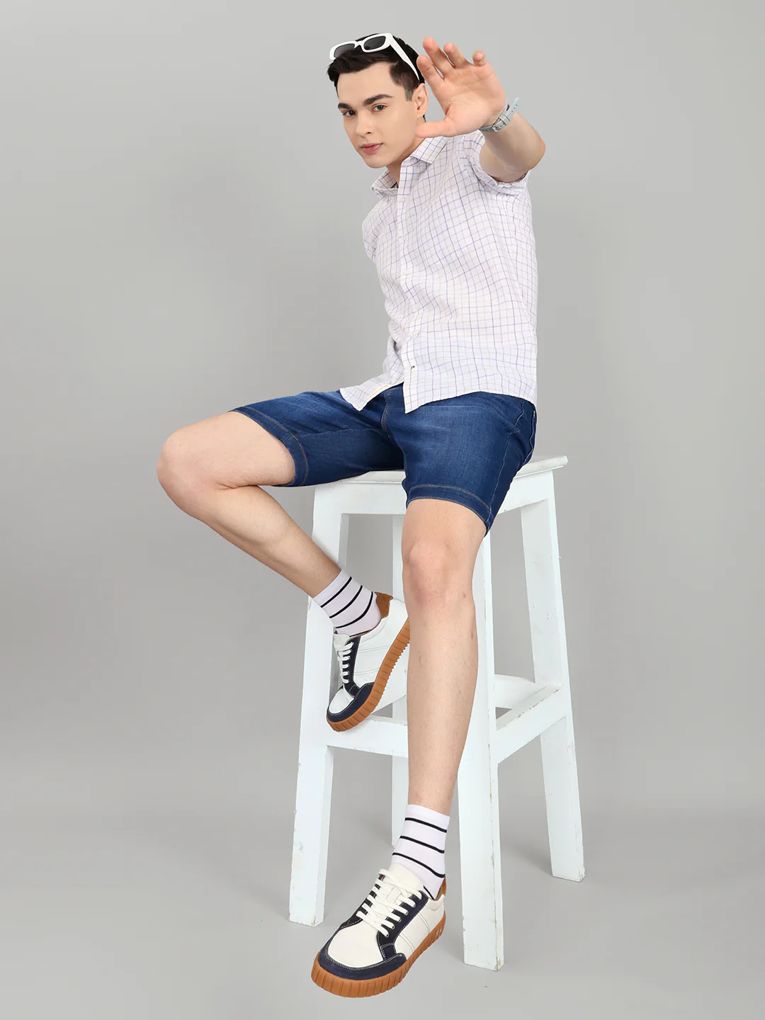 Men White Check Collar Half Sleeve Shirt - Image 6