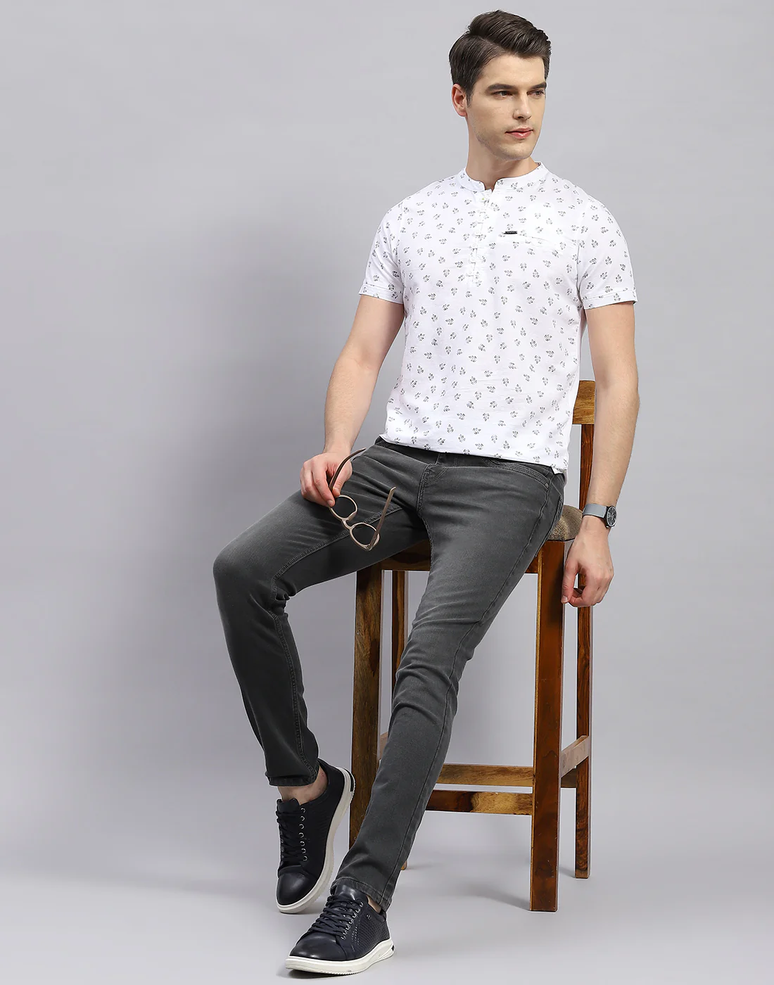 Men White Printed Band Collar Half Sleeve Kurta - Image 2