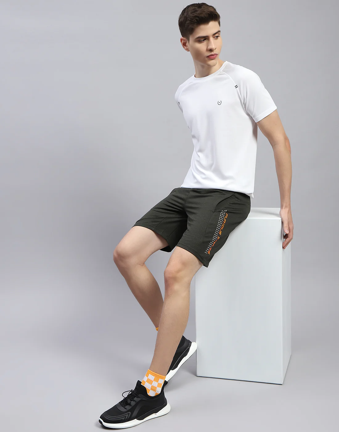 Men White Printed Round Neck Half Sleeve T-Shirt - Image 2