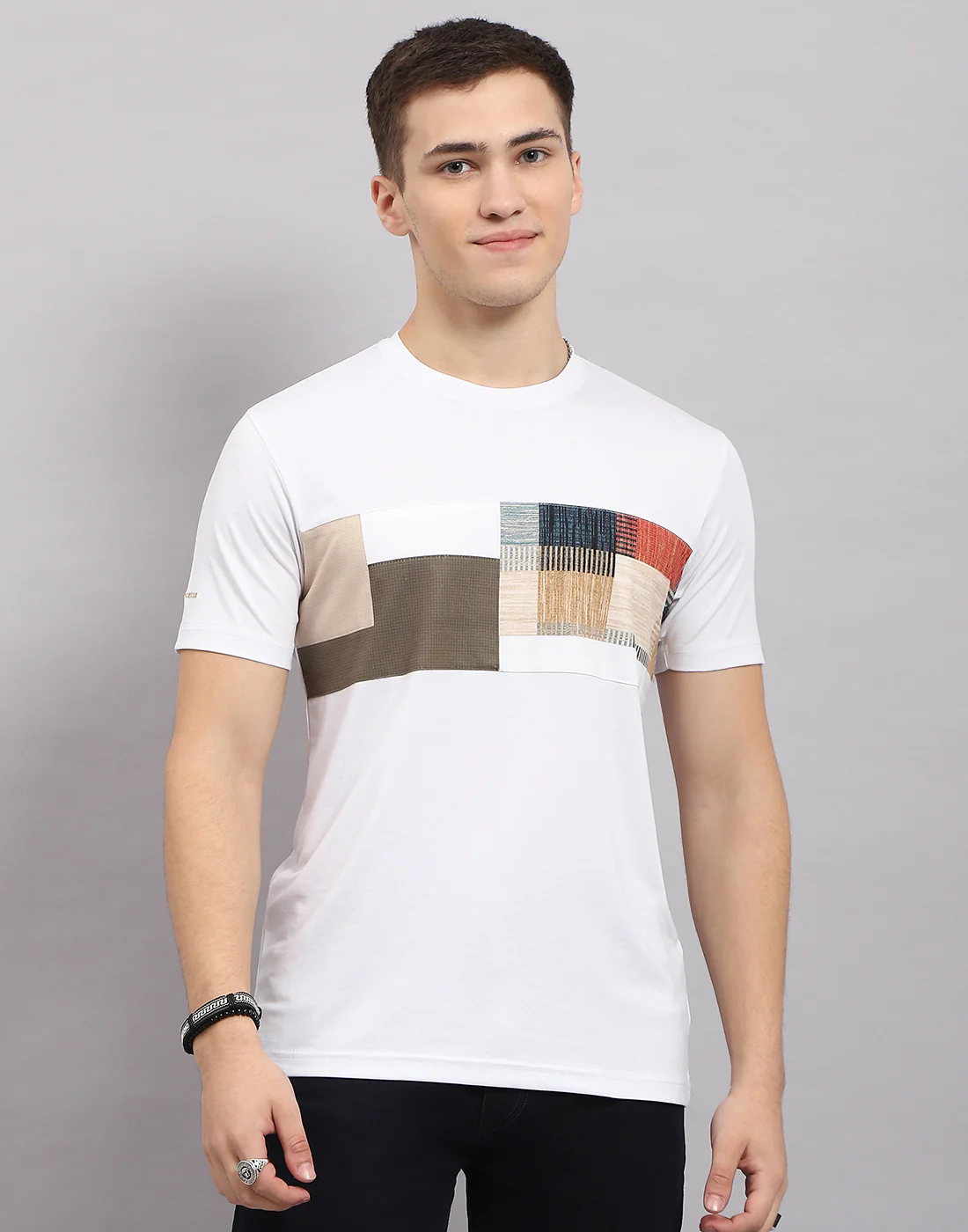 Men White Printed Round Neck Half Sleeve T-Shirt - Image 2