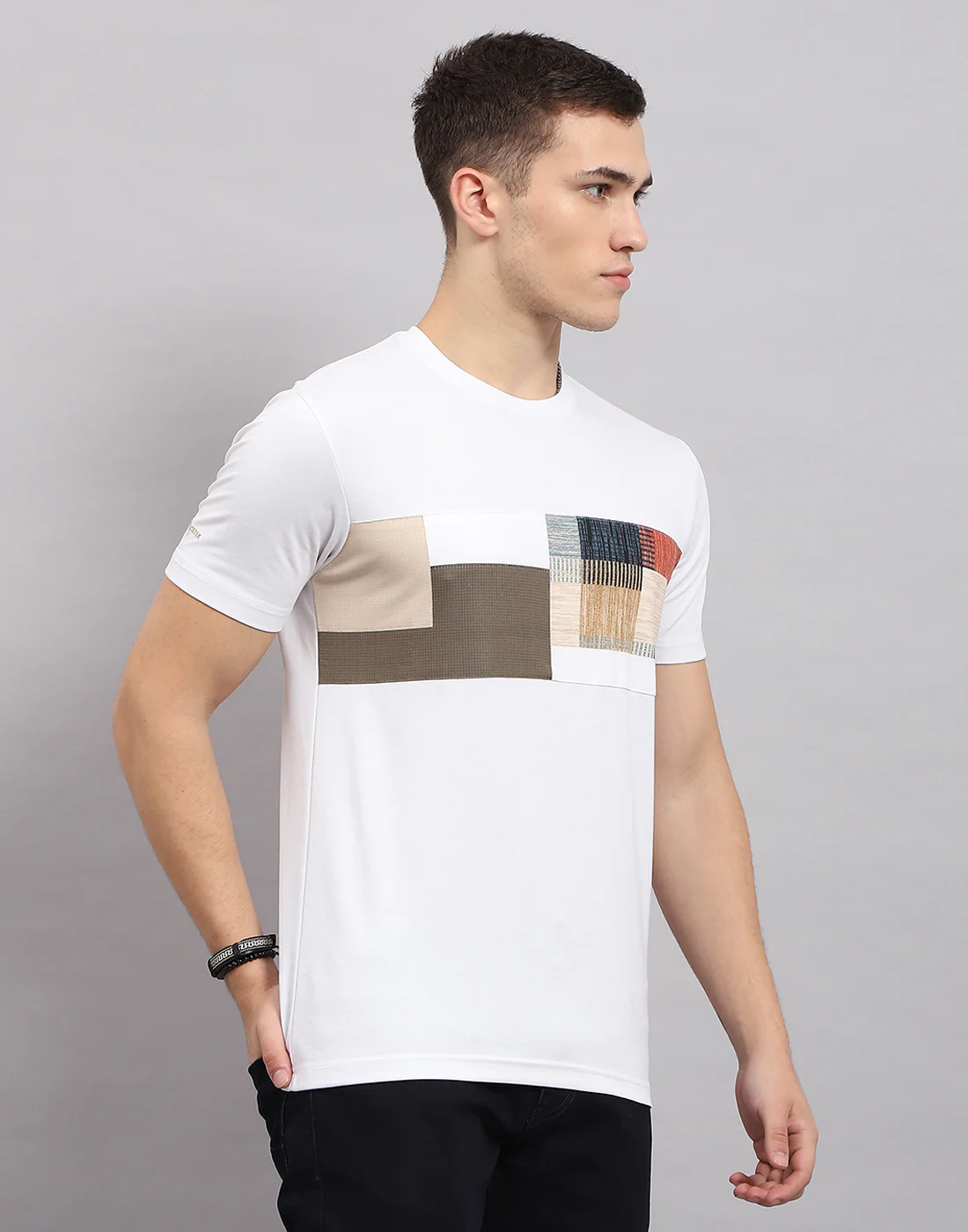 Men White Printed Round Neck Half Sleeve T-Shirt - Image 4