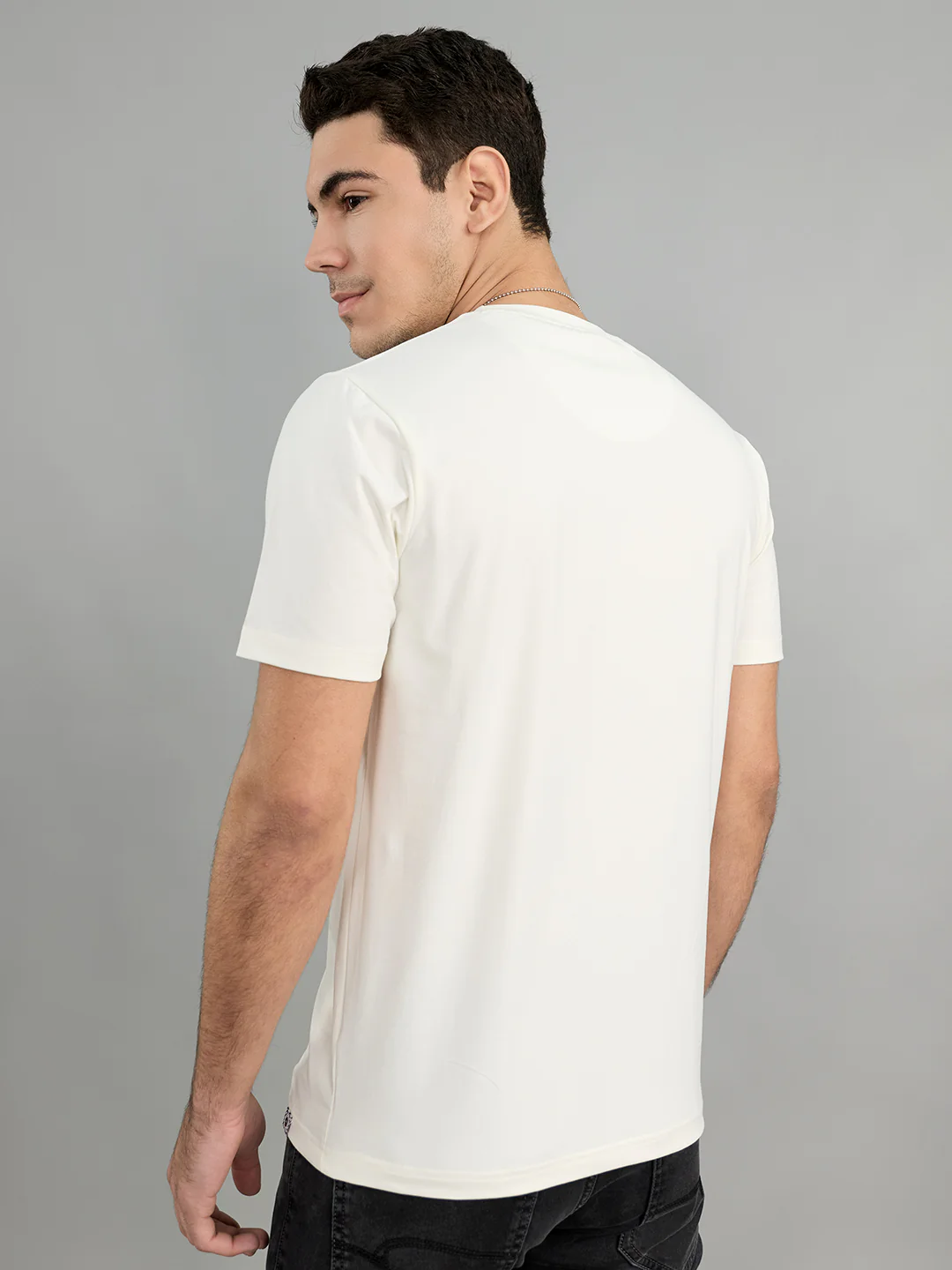 Men White Printed Round Neck Half Sleeve T-Shirt - Image 4