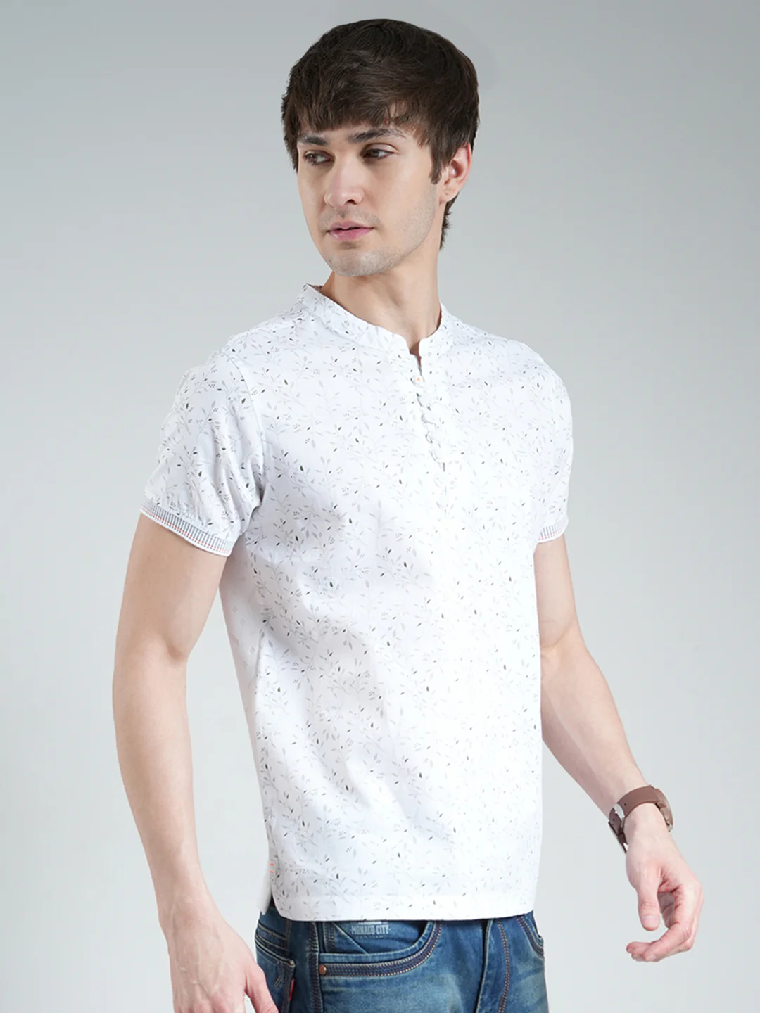 Men White Printed Round Neck Half Sleeve T-Shirt - Image 4