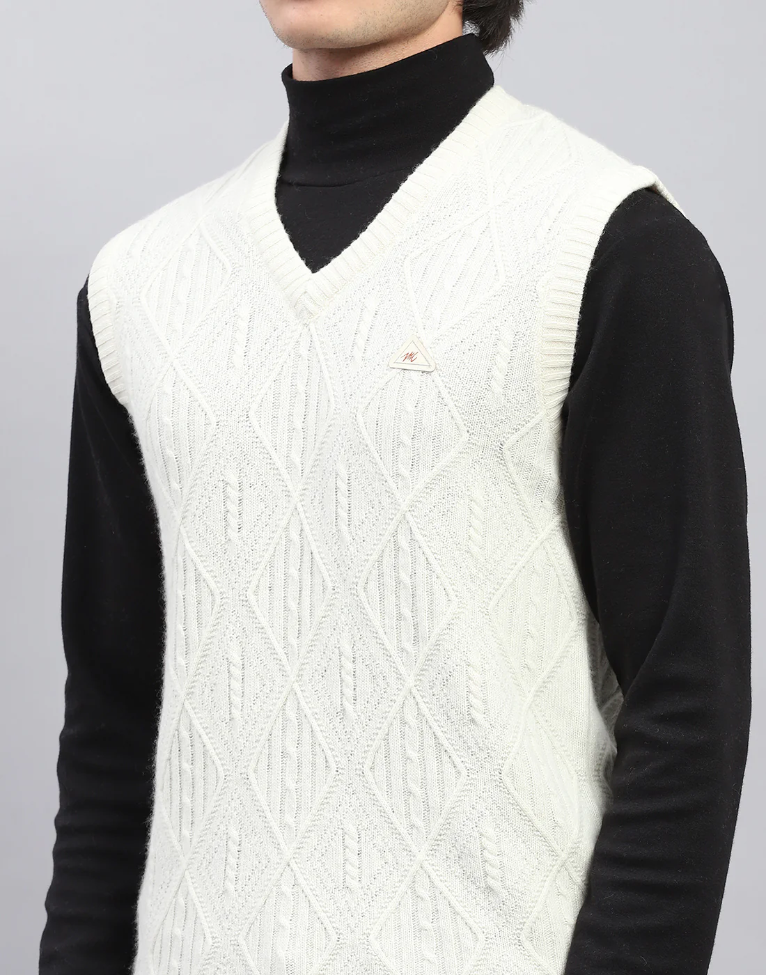 Men White Self Design V Neck Sleeveless Sweater - Image 7