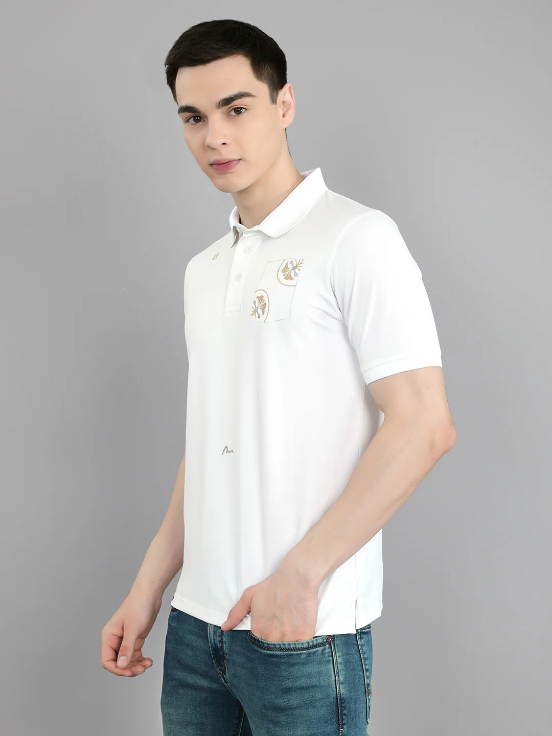 Men White Solid Collar Half Sleeve T-Shirt - Image 2