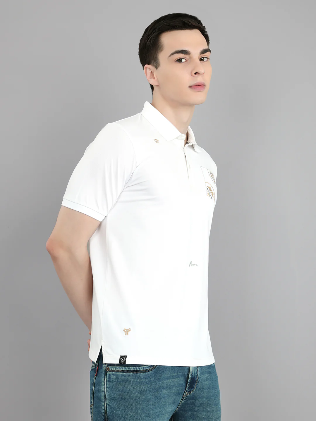Men White Solid Collar Half Sleeve T-Shirt - Image 3