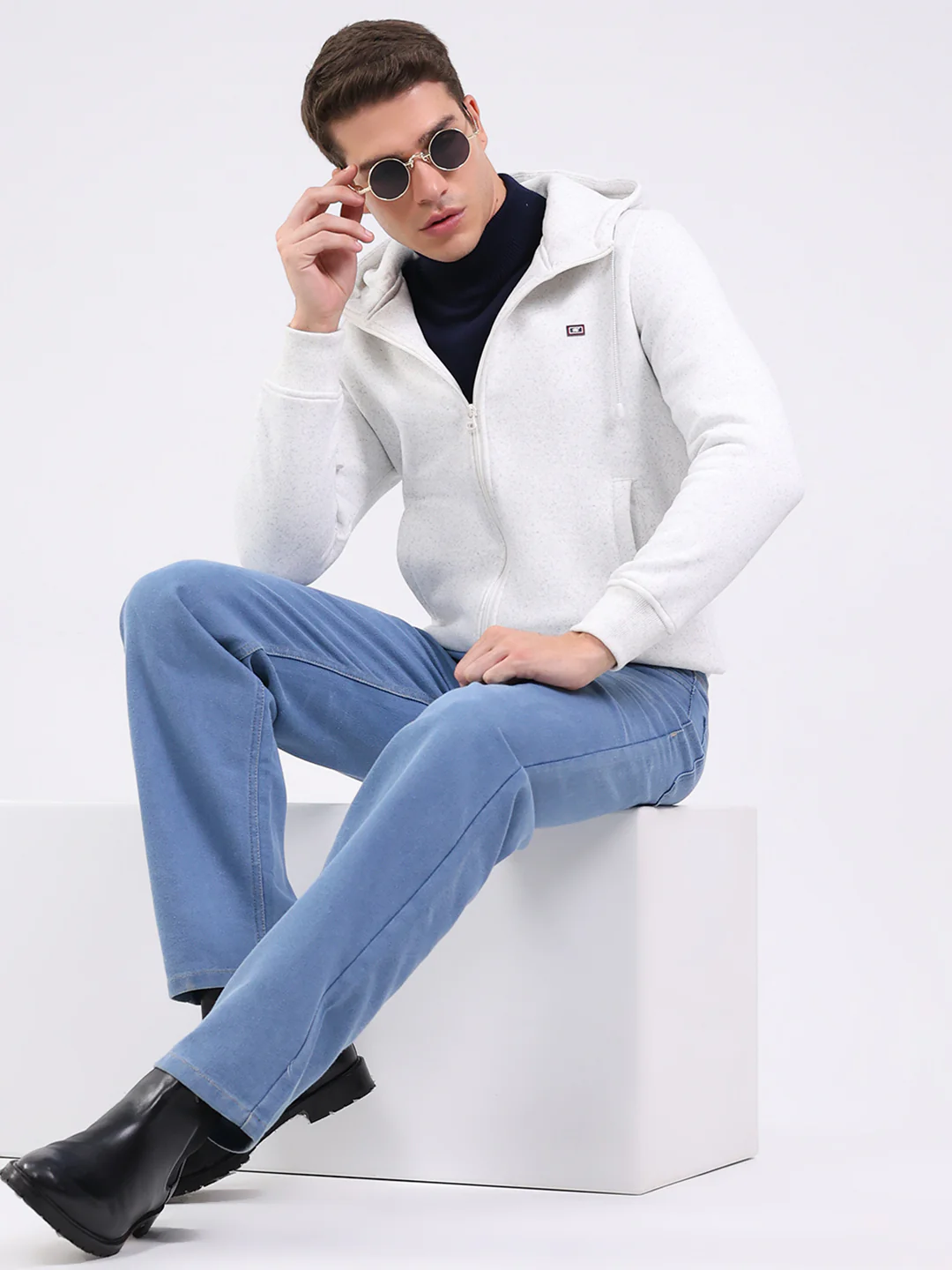 Men White Solid Hooded Full Sleeve Sweatshirt - Image 2