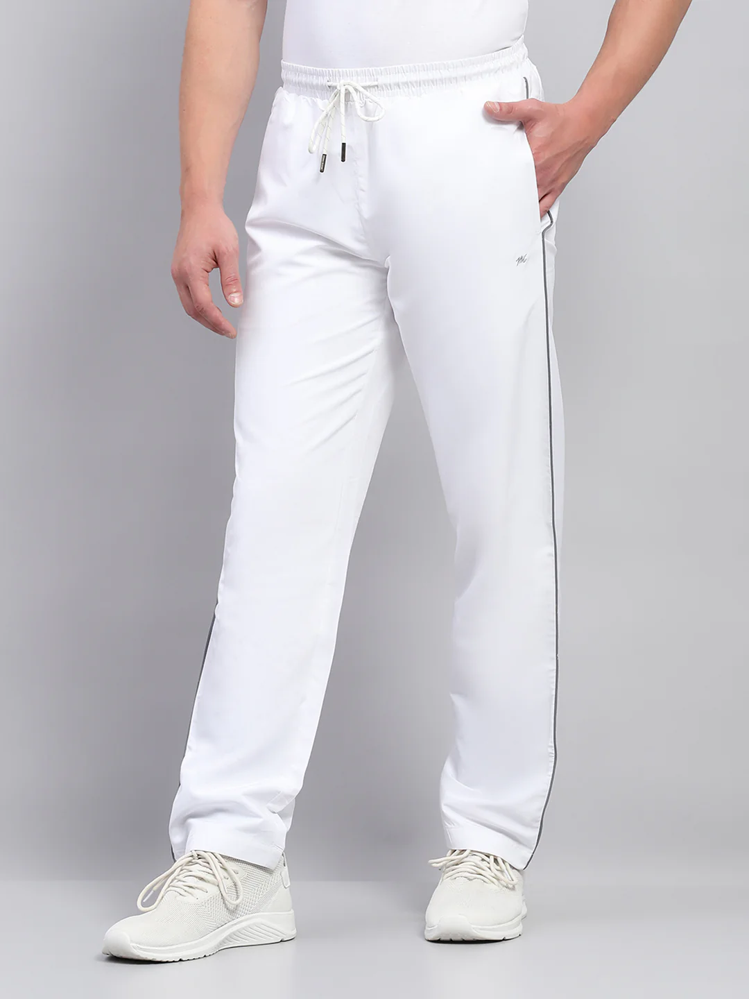 Men White Solid Mock Neck Full Sleeve Winter Tracksuit - Image 7